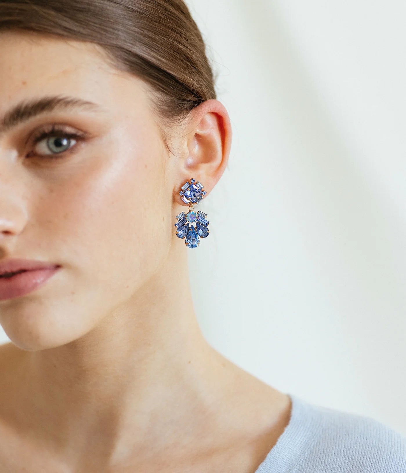 Eugenie earrings in light sapphire