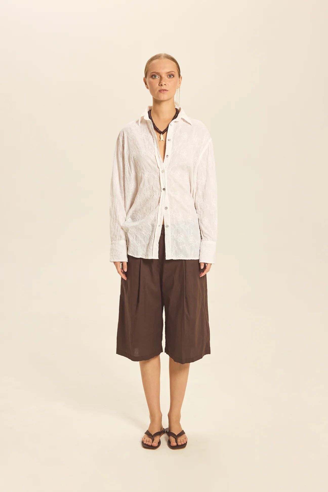 Regi shirt embroidery white