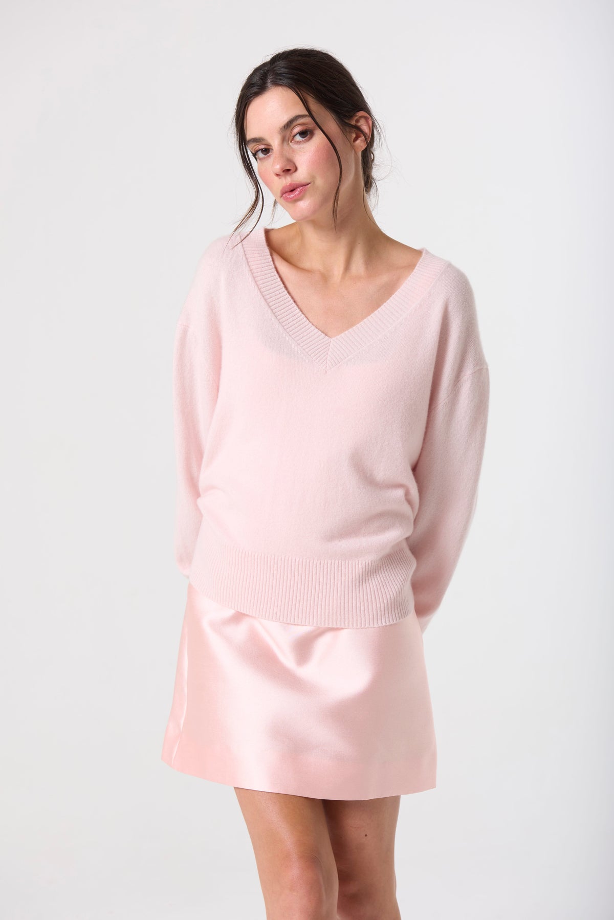 Allie V-Neck in Cashmere - Petal
