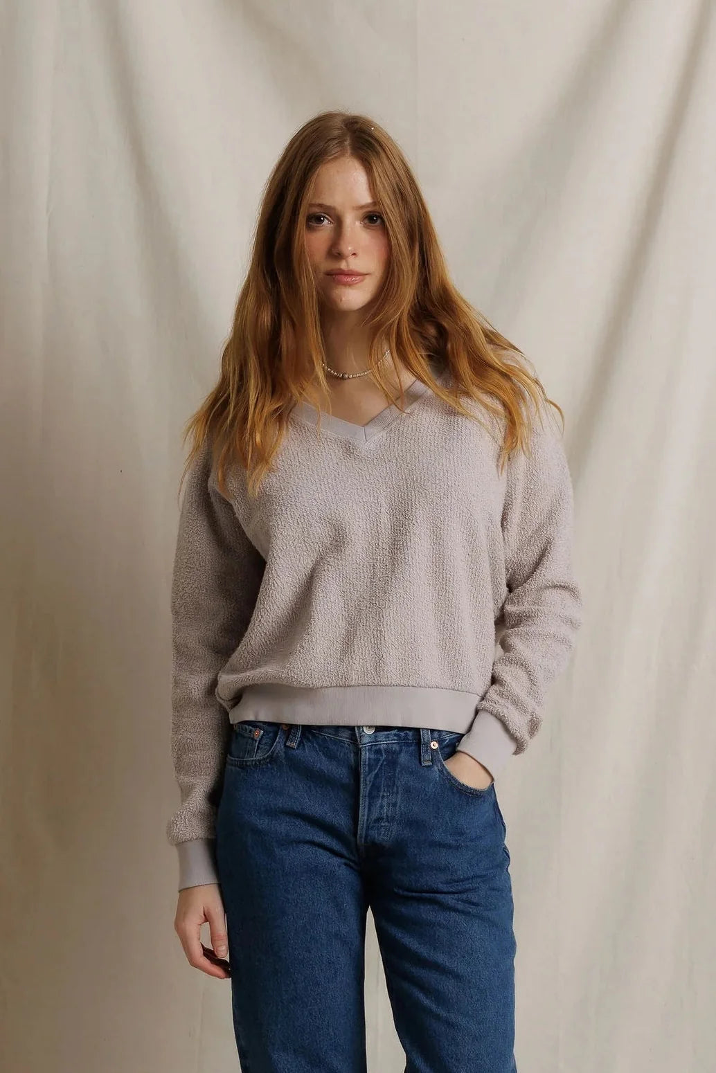 Ziggy v-neck reverse fleece - cloud gray