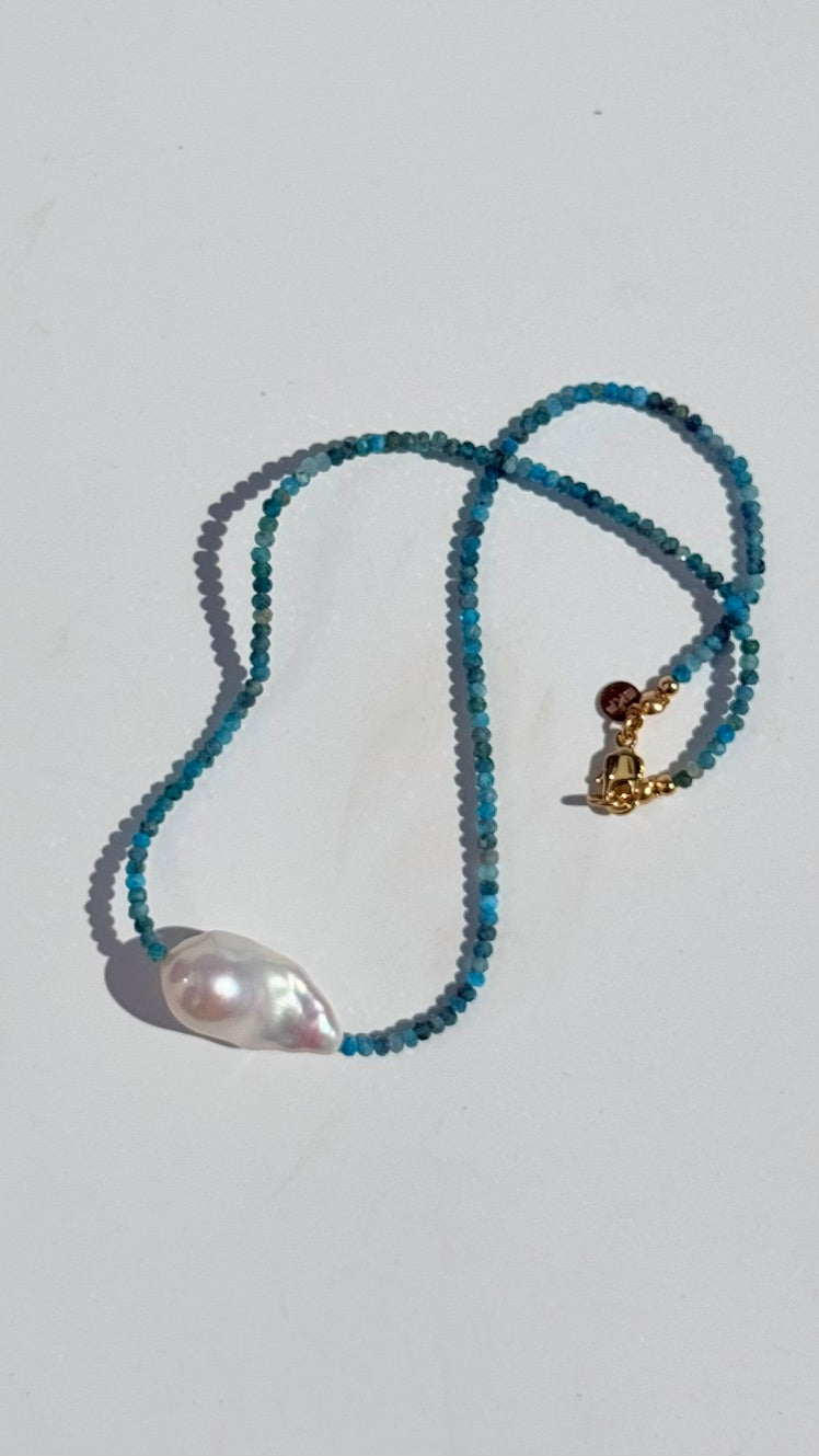 Apatite & Baroque Pearl necklace