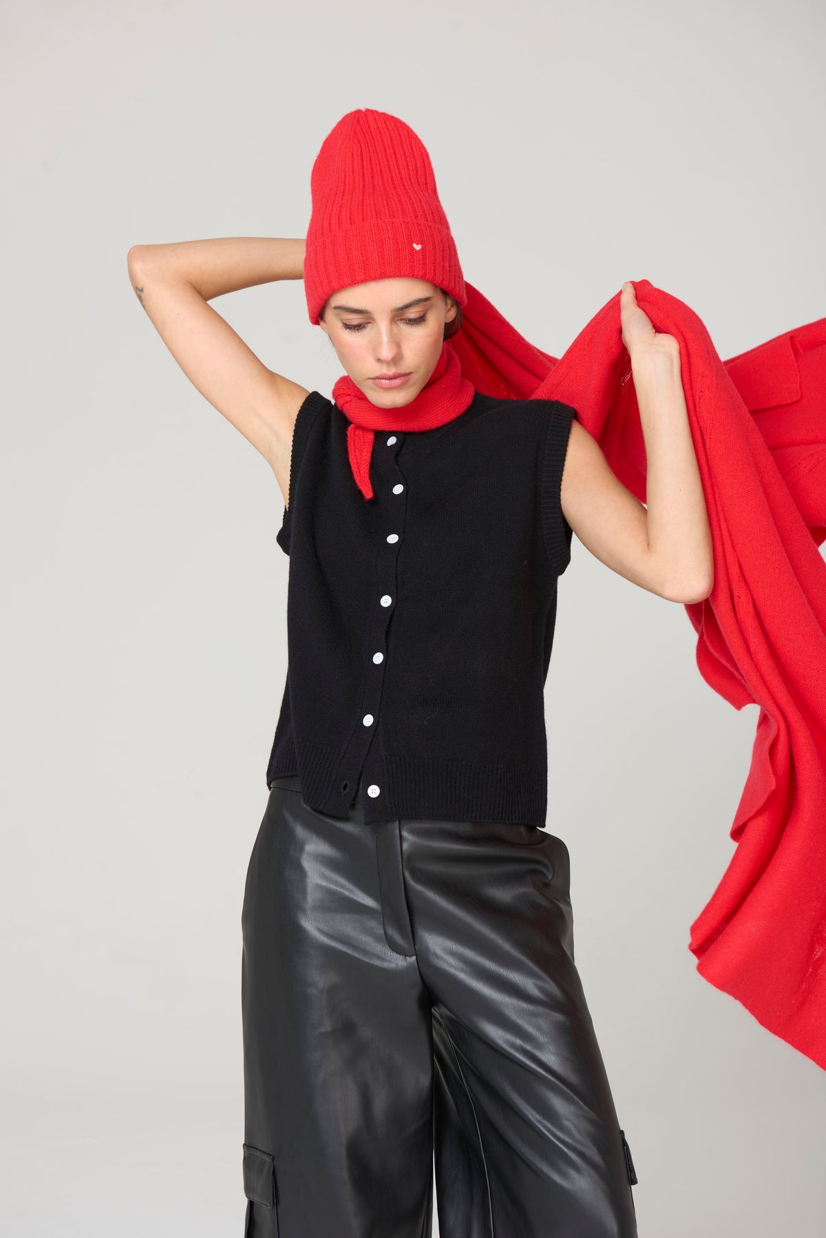 Button Vest- Black