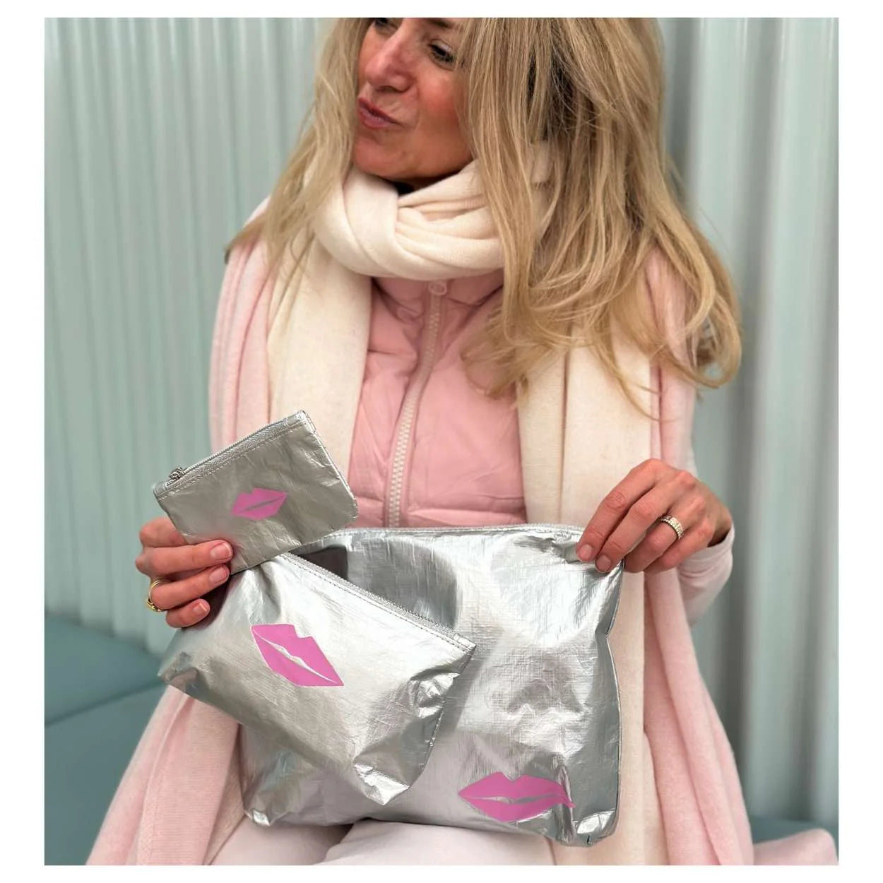 Silver with pink lips set
