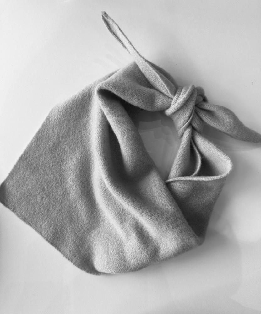 CASHMERE NECKERCHIEF